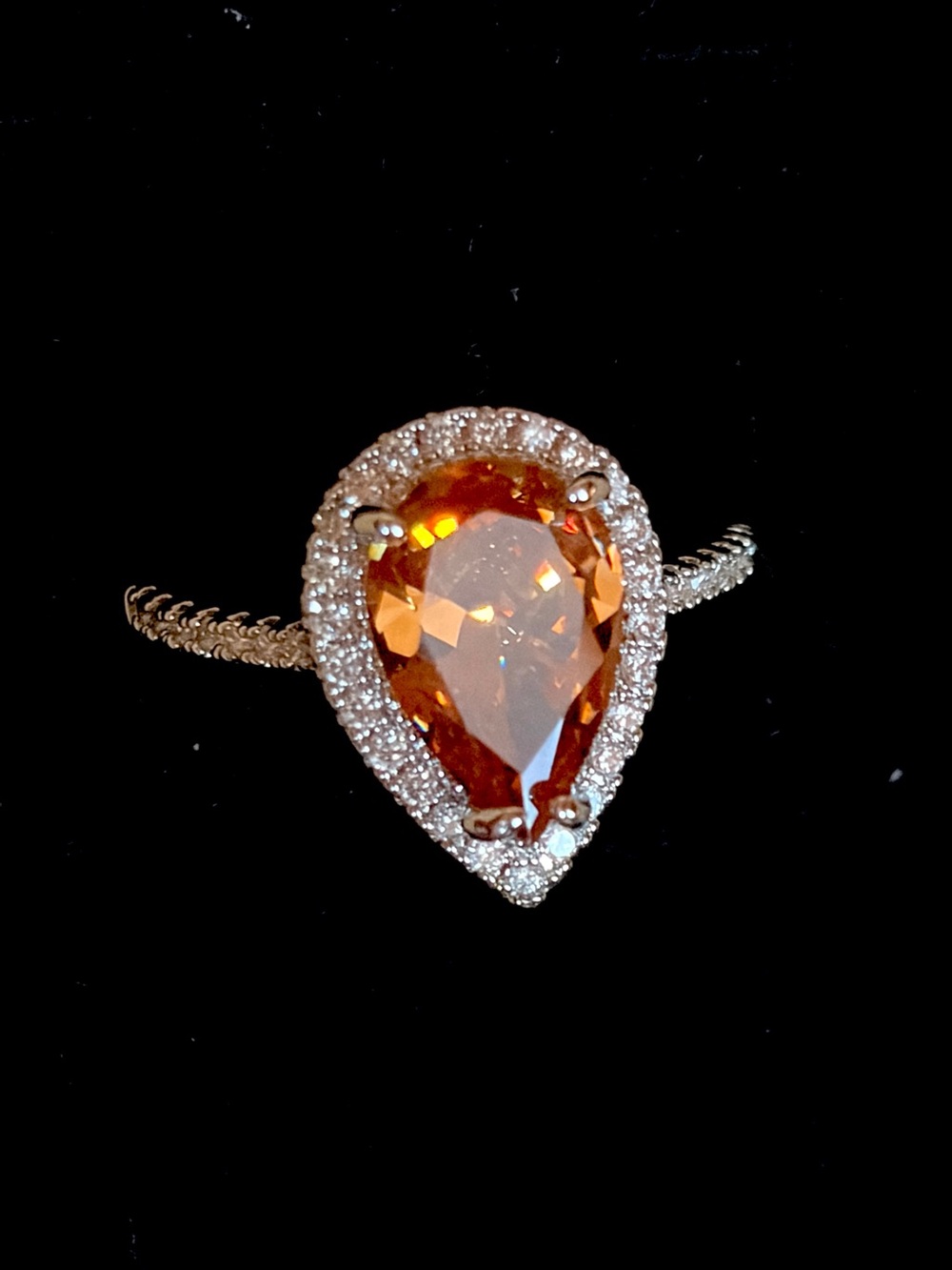 New Dazzling Pear-Cut 2.5ct CZ Champagne color Halo Anniversary Bridal ring in 7